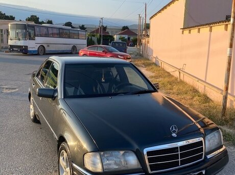 Mercedes C 180