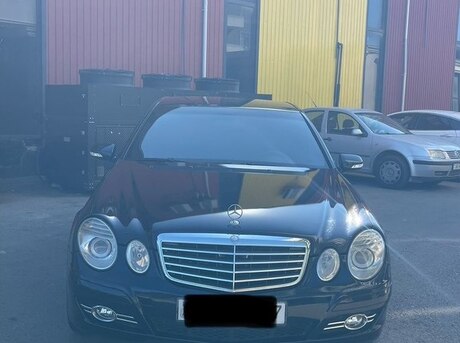 Mercedes E 220
