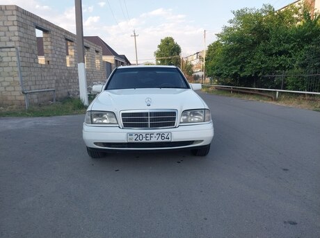 Mercedes C 200
