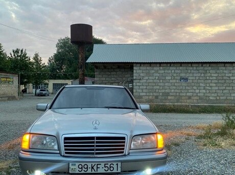 Mercedes C 240