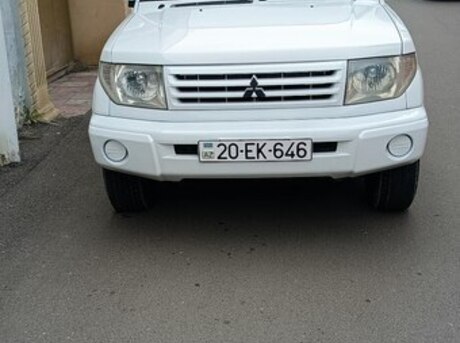 Mitsubishi Pajero io