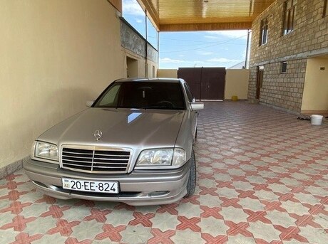 Mercedes C 180
