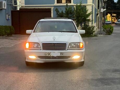 Mercedes C 230