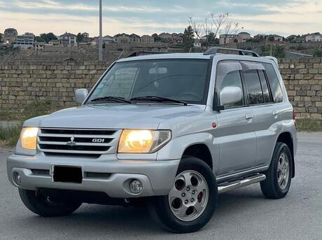 Mitsubishi Pajero io