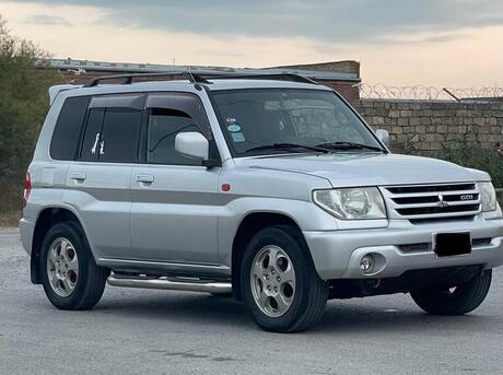 Mitsubishi Pajero io
