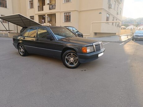 Mercedes 190