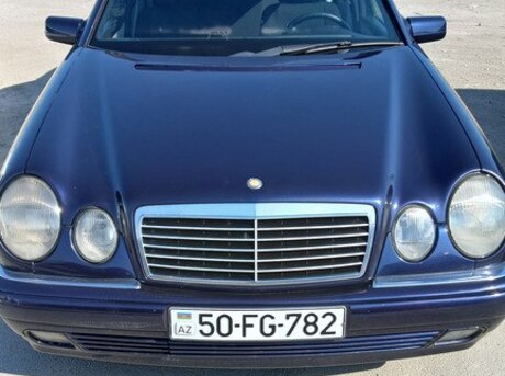 Mercedes E 200