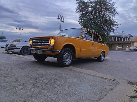 LADA (VAZ) 21011