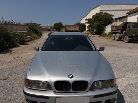 BMW 528