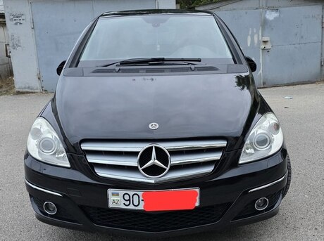 Mercedes B 180