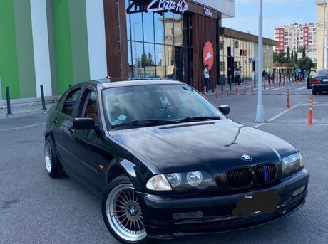 BMW 323