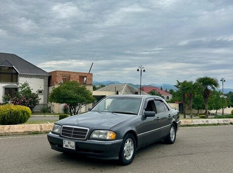 Mercedes C 220