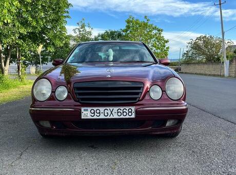 Mercedes E 220