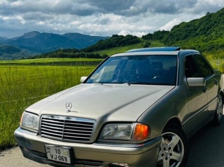 Mercedes C 230
