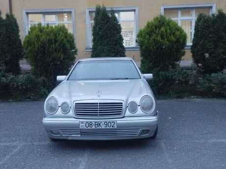 Mercedes E 230