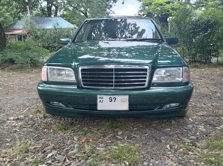 Mercedes C 230