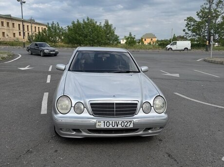 Mercedes E 270