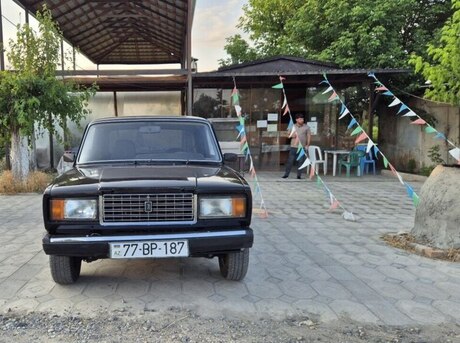 LADA (VAZ) 2107