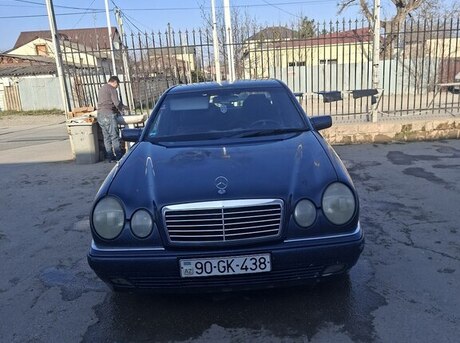 Mercedes E 200