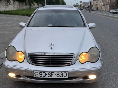 Mercedes C 200