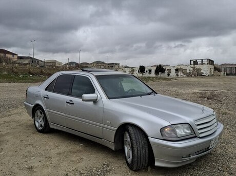 Mercedes C 240