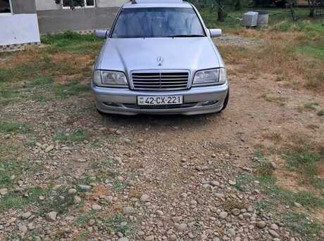 Mercedes C 180