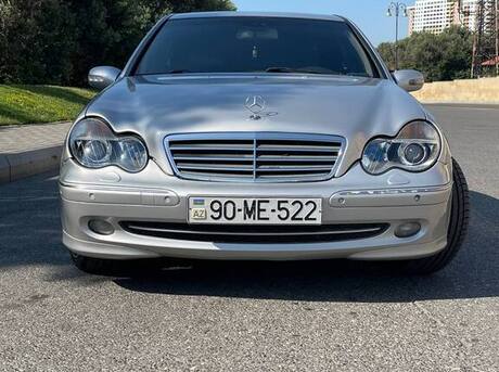 Mercedes C 200