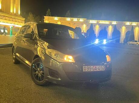Chery Very (A13)