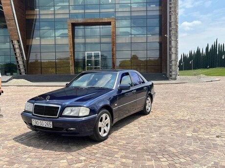 Mercedes C 180