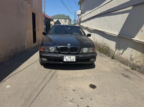 BMW 528