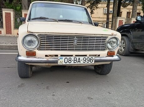 LADA (VAZ) 21011
