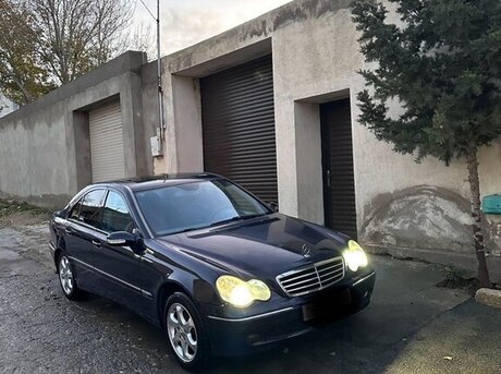 Mercedes C 200