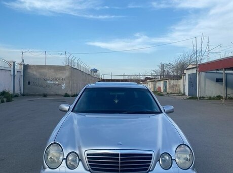 Mercedes E 220