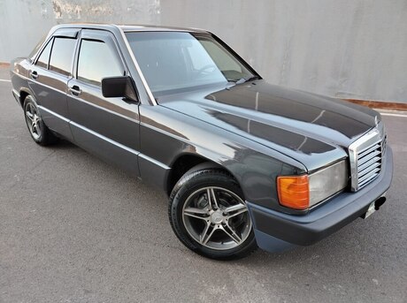 Mercedes 190