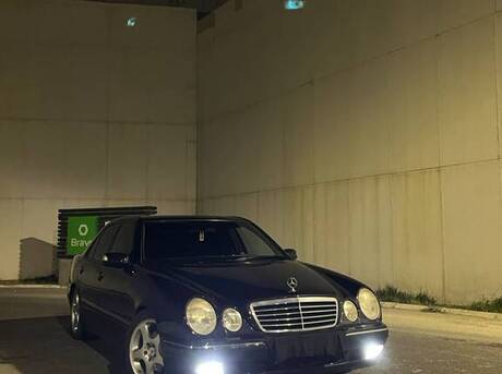 Mercedes E 320