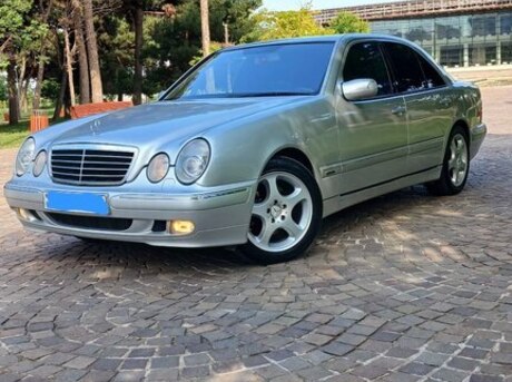 Mercedes E 320