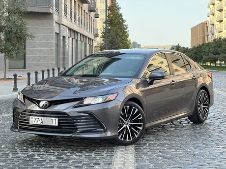 Toyota Camry 2021