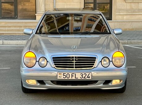 Mercedes E 240