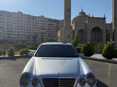 Mercedes E 240
