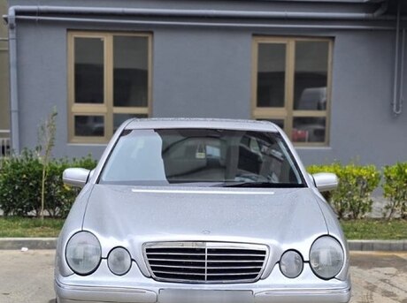 Mercedes E 240