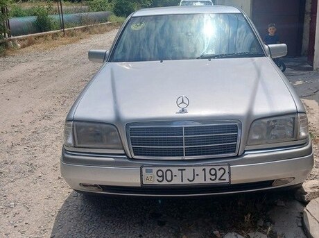 Mercedes C 200