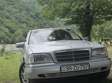 Mercedes C 180