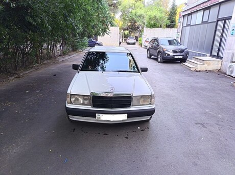 Mercedes 190