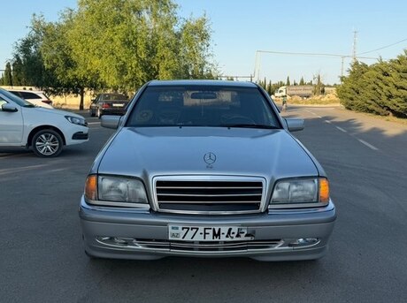 Mercedes C 230