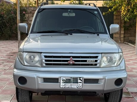Mitsubishi Pajero io
