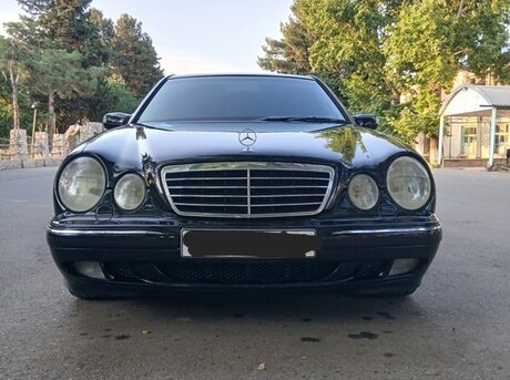 Mercedes E 240
