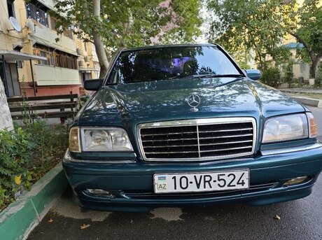 Mercedes C 200