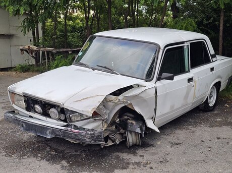 LADA (VAZ) 2107