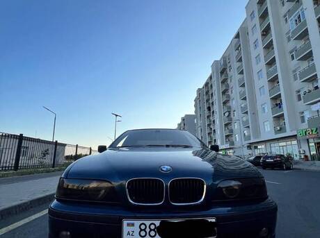 BMW 523