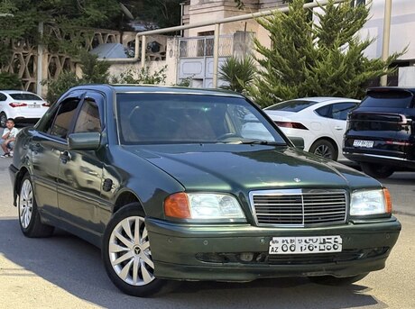 Mercedes C 200